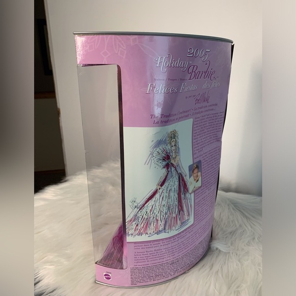 Barbie Collector Holiday 2005 Doll in Pink and White Gown - Picture 8 of 10